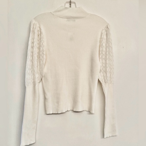 Hooked Up by IOT White/Cream Turtle Neck Sweater - Picture 2 of 8